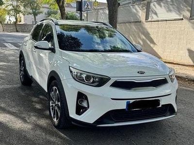 Second-hand Kia Stonic Urban 136 CP (100 kW) 2019 Culoarealb SUV