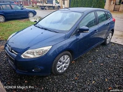 Albastru Utilizat 2014 Ford Focus Hatchback | 3.450 EUR (Preț bun)