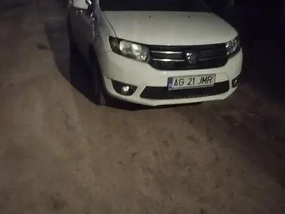 Second-hand Dacia Logan 75 CP (55 kW) 2014 Alb Berlinǎ