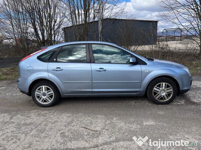 second-hand Ford Focus 2 2005, motor 1.6 benzina