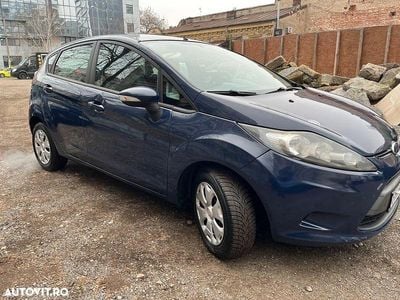 Second-hand Ford Fiesta Trend 68 CP (50 kW) 2010 Culoarealbastru Hatchback
