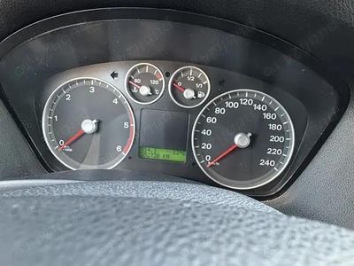 Gri Second-hand 2006 Ford Focus Hatchback | 1.650 EUR (Puțin scump)