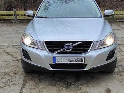 Second-hand Volvo XC60 Momentum 205 CP (150 kW) 2011 Culoareargint SUV