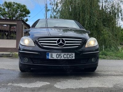 Mercedes B180