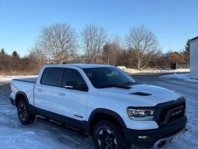 Second-hand Dodge Ram 261 CP (191 kW) 2020 Culoarealb Pickup