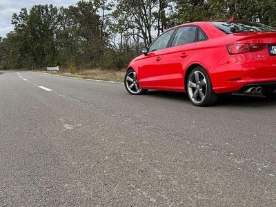 Second-hand Audi A3 Ambiente 125 CP (91 kW) 2016 Culoarerosu Berlinǎ