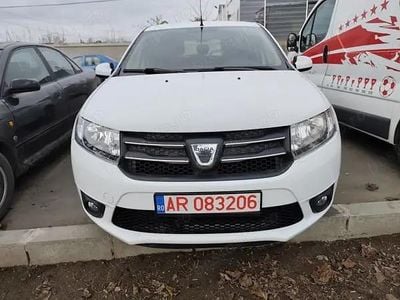 Alb Utilizat 2014 Dacia Sandero Hatchback | 3.800 EUR (Preț bun)