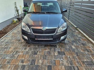 Second-hand Skoda Fabia Colour Edition 60 CP (44 kW) 2011 Culoaregri Hatchback