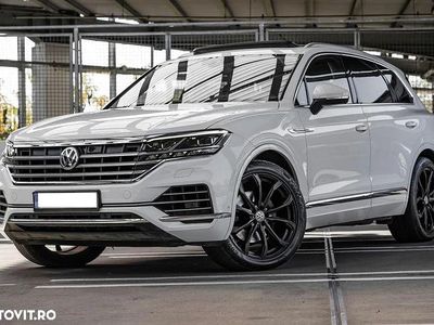 Culoarealb Utilizat 2018 VW Touareg Elegance SUV | 35.899 EUR (Scump)