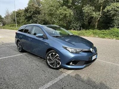 Toyota Auris Hybrid