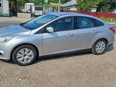 Gri Utilizat 2014 Ford Focus Berlinǎ | 4.000 EUR (Preț bun)