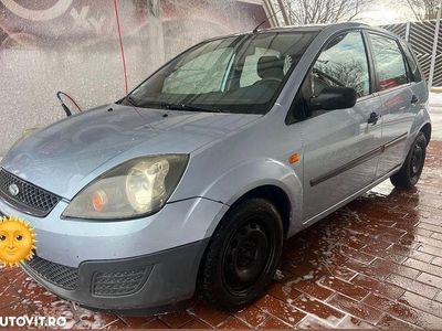 Second-hand Ford Fiesta Ambiente 75 CP (55 kW) 2007 Culoarealbastru Hatchback