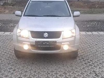 Second-hand Suzuki Grand Vitara 130 CP (95 kW) 2009 Argintiu SUV