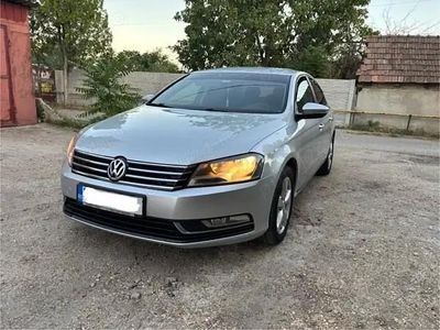 Second-hand VW Passat 105 CP (77 kW) 2011 Gri Berlinǎ