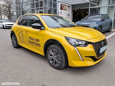 Galbeuriu Utilizat 2023 Peugeot e-208 Allure Hatchback | 24.900 EUR
