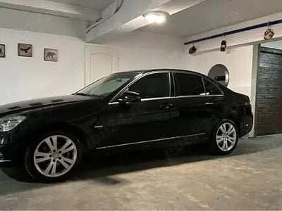 Second-hand Mercedes C200 136 CP (100 kW) 2010 Negru Berlinǎ