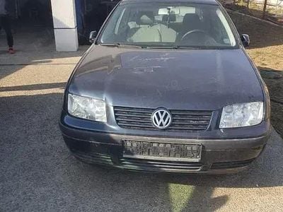 Utilizat 2004 VW Bora Berlinǎ | 3.500 EUR