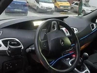 Utilizat 2010 Renault Scénic Monovolum | 2.600 EUR (Preț OK)