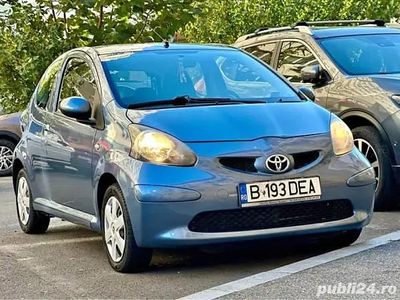 Albastru Utilizat 2009 Toyota Aygo Hatchback | 3.200 EUR