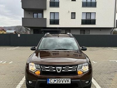 Second-hand Dacia Duster Lauréate 125 CP (91 kW) 2014 Culoaremaro SUV