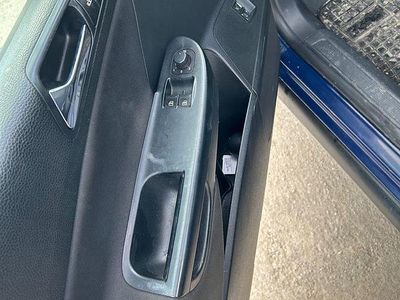 Second-hand VW Passat Trendline 150 CP (110 kW) 2005 Culoarealbastru Berlinǎ