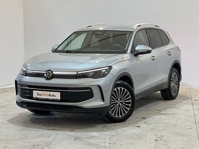 Gri mediu normal Utilizat 2025 VW Tiguan Life SUV | 43.500 EUR (Scump)