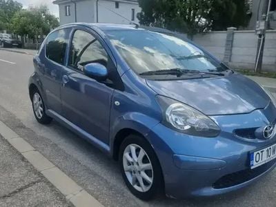 Second-hand Toyota Aygo 68 CP (50 kW) 2008 Albastru Hatchback
