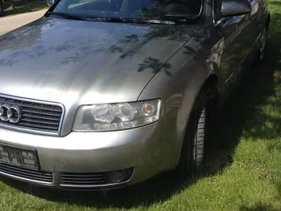 Utilizat 2004 Audi A4 Berlinǎ | 4.500 EUR
