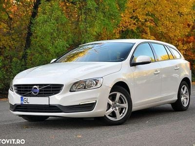 Second-hand Volvo V60 Kinetic 120 CP (88 kW) 2016 Culoarealb Break