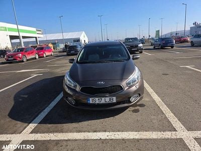Second-hand Kia Ceed City 128 CP (94 kW) 2013 Culoaremaro Hatchback