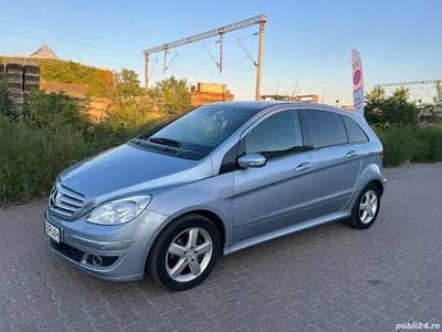 Gri Utilizat 2007 Mercedes B200 Monovolum | 2.600 EUR (Puțin scump)