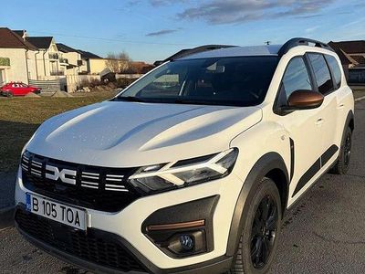 Second-hand Dacia Jogger Extreme 110 CP (80 kW) 2024 Culoarealb Monovolum