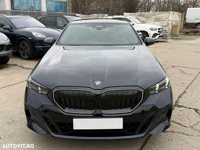 Culoarenegru Second-hand 2024 BMW 520 Comfort Edition Berlinǎ | 58.322 EUR