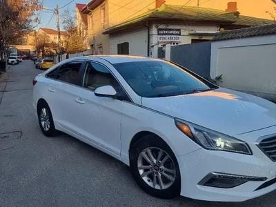 Second-hand Hyundai Sonata 190 CP (139 kW) 2015 Berlinǎ
