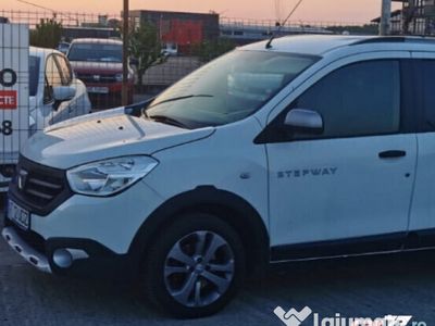 second-hand Dacia Lodgy 7 locuri pe benzina