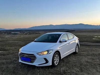 Alb Utilizat 2017 Hyundai Elantra Berlinǎ | 9.900 EUR (Puțin scump)