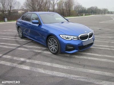 Culoarealbastru Utilizat 2021 BMW 330e M Sport Berlinǎ | 30.900 EUR (Super Preț)