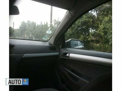 Second-hand Opel Astra 100 CP (73 kW) 2005 Alb Berlinǎ