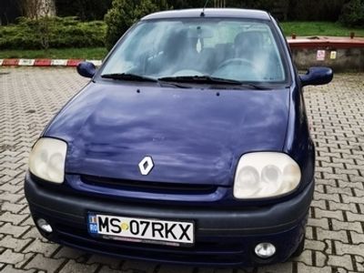 second-hand Renault Clio II din 2001, motor 1.2 ,16v benzina. EURO 4