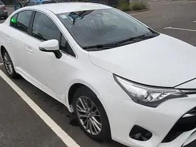 Second-hand Toyota Avensis Executive 143 CP (105 kW) 2017 Alb Berlinǎ