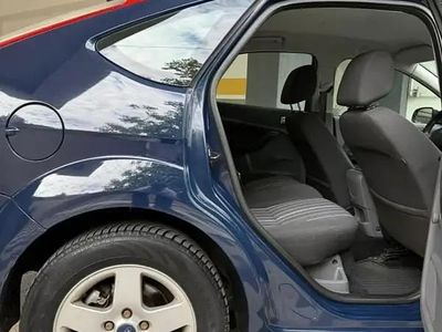 Albastru Utilizat 2008 Ford Focus Hatchback | 2.900 EUR (Scump)