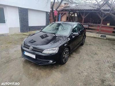 Second-hand VW Jetta Comfortline 105 CP (77 kW) 2011 Culoarenegru Berlinǎ
