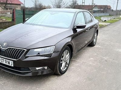 Culoaregri Utilizat 2017 Skoda Superb Ambition Berlinǎ | 11.300 EUR (Super Preț)