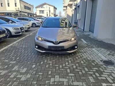 Gri Utilizat 2016 Toyota Auris Break | 8.490 EUR