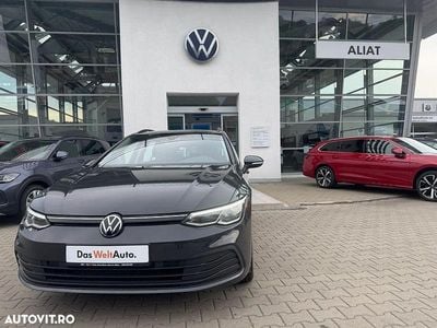 Second-hand VW Golf VIII Life 116 CP (85 kW) 2022 Gri Break