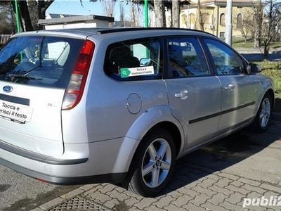 Gri Utilizat 2005 Ford Focus Break | 2.100 EUR (Puțin scump)