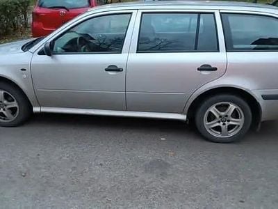 Gri Utilizat 2001 Skoda Octavia Break | 2.000 EUR