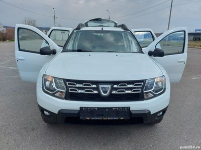 second-hand Dacia Duster 2014 1.6 benz E5 clima comp bord senzori parcare impecabila