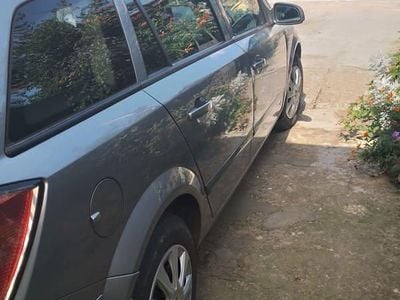 Argintiu Utilizat 2007 Opel Astra Break | 2.100 EUR (Preț OK)