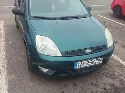Verde Second-hand 2002 Ford Fiesta Hatchback | 650 EUR (Preț bun)